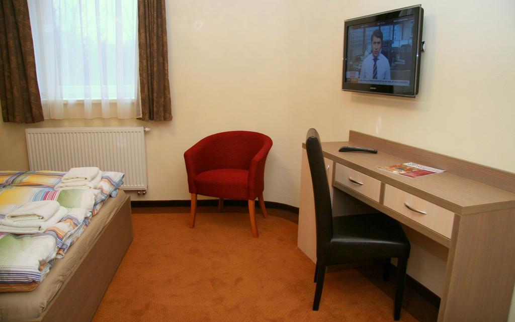 Imet Centrum Pressburg Zimmer foto